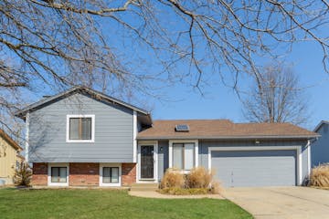 618 W Sunrise Dr Belton, MO 64012